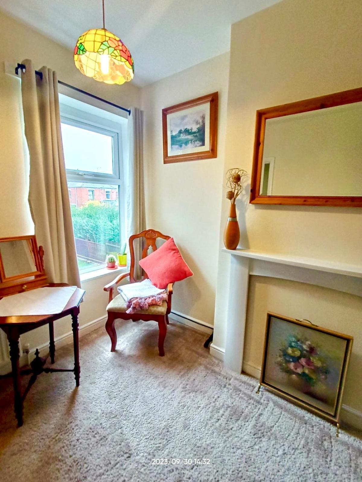 דרבי Traditional English House מראה חיצוני תמונה